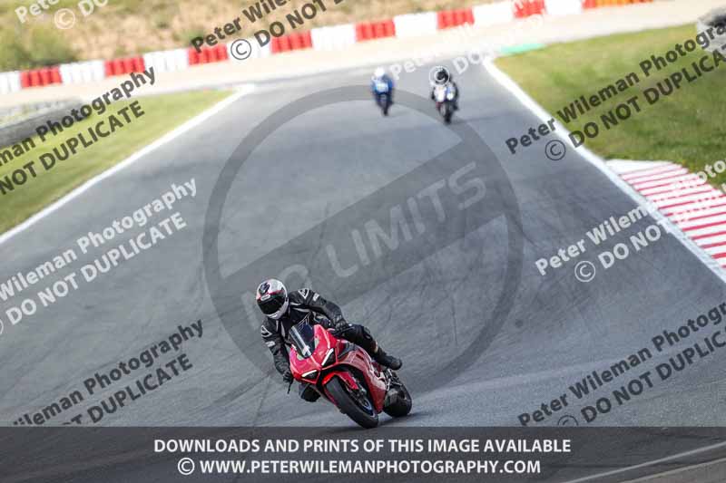 cadwell no limits trackday;cadwell park;cadwell park photographs;cadwell trackday photographs;enduro digital images;event digital images;eventdigitalimages;navarra;no limits trackdays;peter wileman photography;racing digital images;trackday digital images;trackday photos